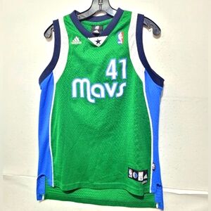 DIRK NOWITZKI #41 DALLAS MAVERICKS NBA ADIDAS SWINGMAN JERSEY BOYS L(14-16)